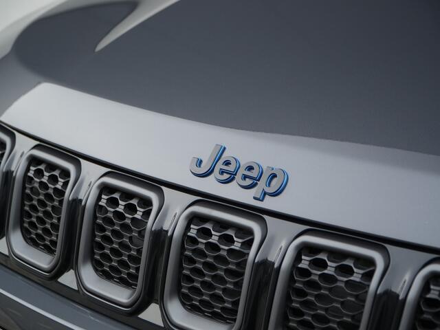 Jeep COMPASS 4xe 240 PK Hybride Summit | Pano | Premium | LED | Winter | 19"