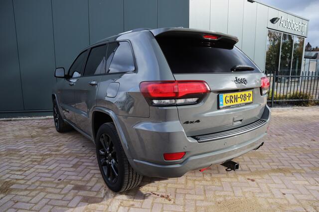 Jeep GRAND CHEROKEE 3.6 Summit Automaat Schuifdak Leder/Alcantara Led Trekhaak Etc. Etc.