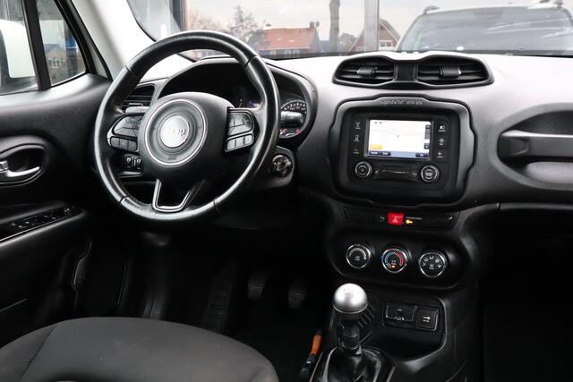 Jeep RENEGADE 1.6 E-Torq Black Line | Trekhaak | Navigatie