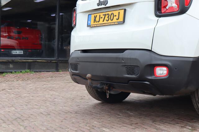 Jeep RENEGADE 1.6 E-Torq Black Line | Trekhaak | Navigatie