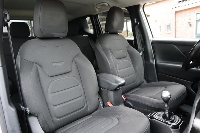 Jeep RENEGADE 1.6 E-Torq Black Line | Trekhaak | Navigatie