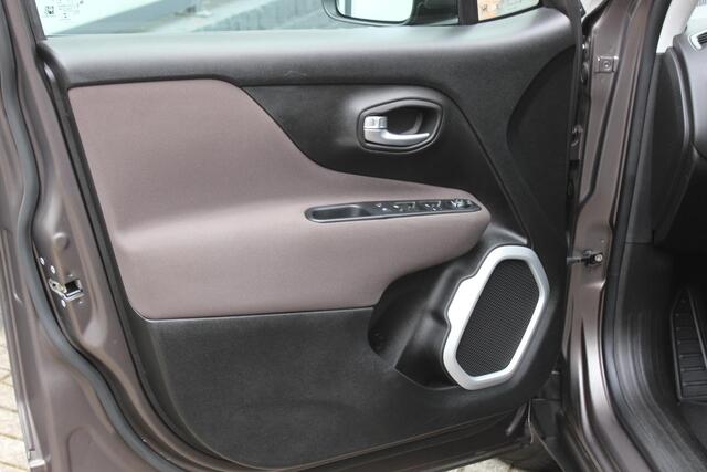 Jeep RENEGADE 1.4 MultiAir Night Eagle Matt Lak, Navigatie, Airco, Trekhaak.!