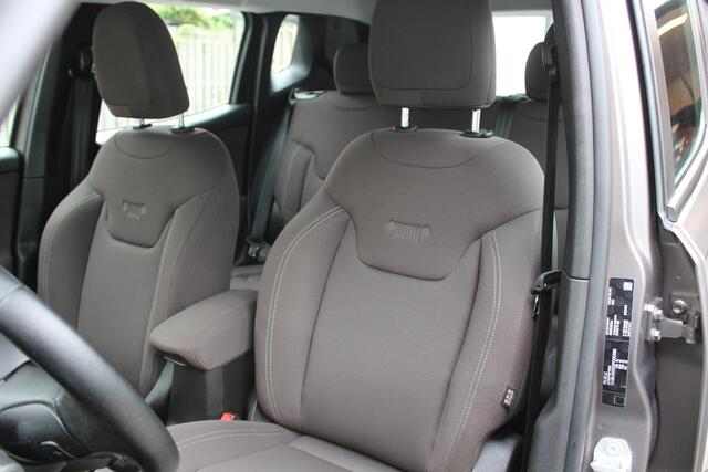 Jeep RENEGADE 1.4 MultiAir Night Eagle Matt Lak, Navigatie, Airco, Trekhaak.!
