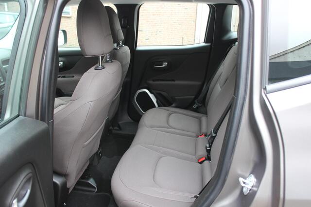 Jeep RENEGADE 1.4 MultiAir Night Eagle Matt Lak, Navigatie, Airco, Trekhaak.!
