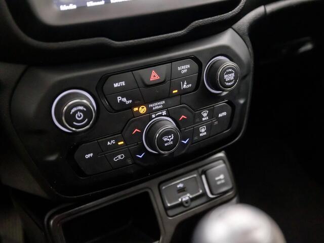 Jeep RENEGADE 1.0T Limited (PANORAMADAK, APPLE CARPLAY, GROOT NAVI, STUUR/STOELVERWARMING, GETINT GLAS, LEDEREN SPORTSTOELEN, ADAPTIVE CRUISE, KEYLESS, NIEUWE APK, NIEUWSTAAT)