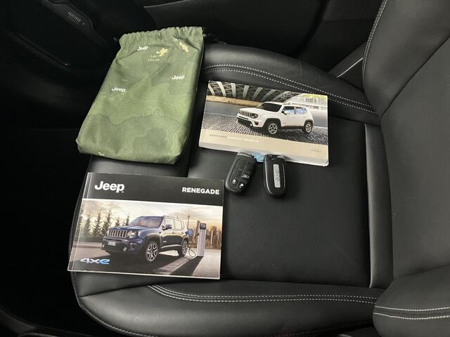 Jeep RENEGADE 4xe 190 Plug-in Hybrid Electric Limited / Nederlandse Auto / Lederen Bekleding / Navigatie / Parkeersensoren Voor + Achter / Trekhaak 1150 KG /