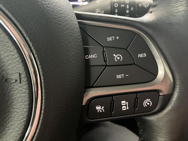 Jeep RENEGADE 4xe 190 Plug-in Hybrid Electric Limited / Nederlandse Auto / Lederen Bekleding / Navigatie / Parkeersensoren Voor + Achter / Trekhaak 1150 KG /