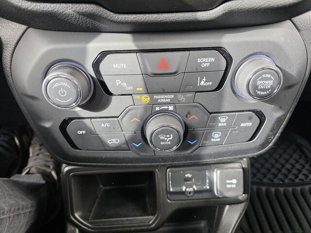 Jeep RENEGADE 1.0T Limited | Navigatie |