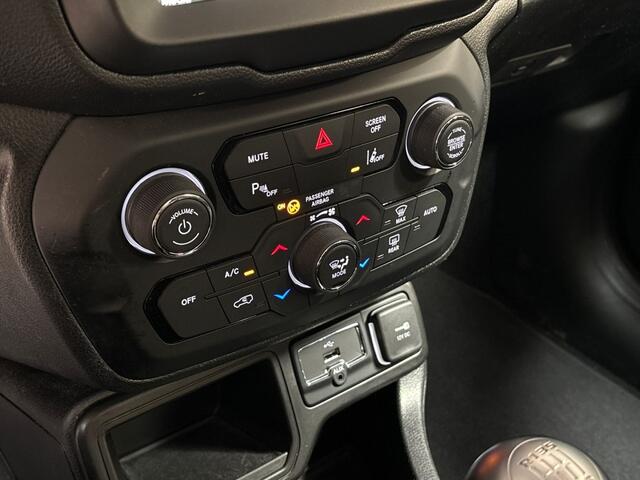 Jeep RENEGADE 1.0T Longitude (APPLE CARPLAY, CLIMATE, GETINT GLAS, KEYLESS, PARKEERSENSOREN, SPORTSTOELEN, CRUISE, TREKHAAK, NIEUWE APK, NIEUWSTAAT)