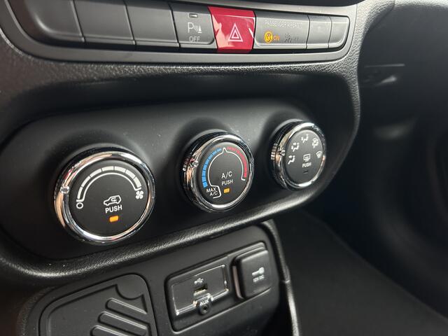 Jeep RENEGADE 1.6 E-Torq Night Eagle II NAVI CRUISE ECC LMV