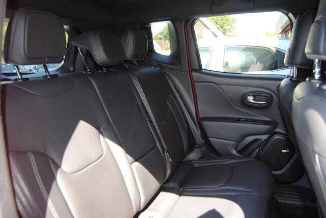 Jeep RENEGADE 4xe 240 Hybrid S | Carplay| Trekhaak | Kenwood|