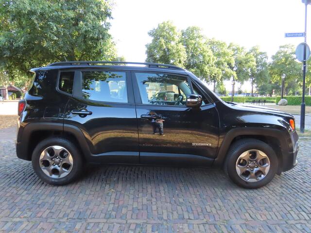 Jeep RENEGADE 1.4 MultiAir Longitude Automaat ***141 !!! PK*** 48474 KM !!! N.A.P *** Dealer Onderhouden ***Zeer nette Auto *** Airco Cruisecontrol Navigatie Carplay Pdc Lm Velgen
