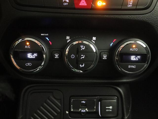 Jeep RENEGADE 1.4 MultiAir Limited | Navigatie | Climate control | Parkeersensoren