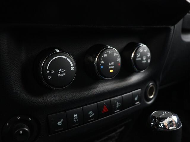 Jeep WRANGLER 2.8 CRD Night Eagle Grijs Kenteken Cruise Control Navigatie Airco Trekhaak 4X4 Alpine Audio