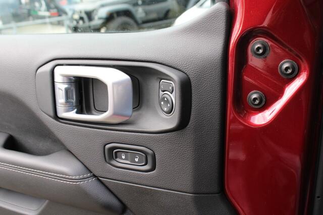 Jeep WRANGLER 4XE 380 SAHARA / Plug In Hybrid / My Sky open dak