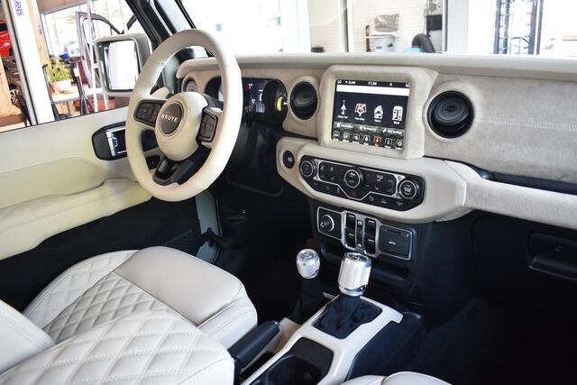 Jeep WRANGLER BRUTE Custom Conversion SKYVIEW 4XE 380 PK, FULL OPTIONS BRUTE Custom Conversion SKYVIEW 4XE 380 PK, FULL OPTIONS