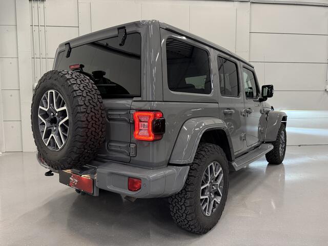 Jeep WRANGLER Unlimited 4xe 380 Sahara SkyOne STING-GREY/CUSTOM PPW EDITION/ZWART-LEER/CAMERA/LED/ALPINE-AUDIO/ACC/STOEL&STUURVERW/AFN.TREKHAAK/UNIEK AUTO/ONE OF A KIND/BTW-AUTO