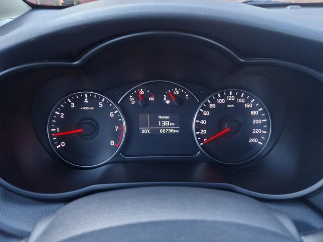 KIA CARENS 1.6 GDi ExecutiveL. STUURVERWARMING / APPLE CARPLAY / ANDROID AU