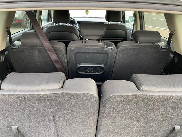 KIA CARENS 1.6 GDi DynamicLine, 7-Persoons, Trekhaak, Navigatie,