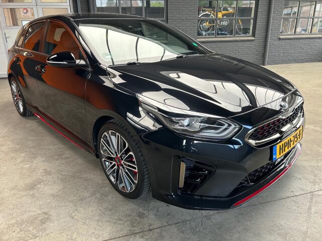 KIA CEE D 1.6 T-GDI GT / 204PK Automaat / voll
