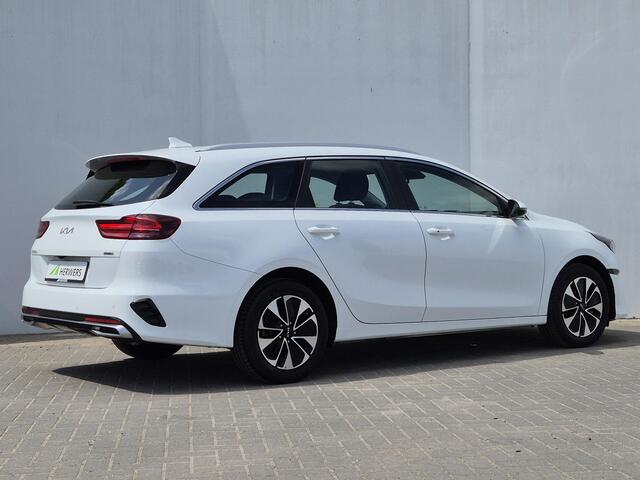 KIA CEE D Ceed Sportswagon 1.6 GDI PHEV Plug-in DynamicLine Automaat / Navigatie via Apple Carplay Android Auto / Stuur-, en Stoelverwarming / Adaptief CC / Achteruitrijcamera / Keyless Entry/Start / Trekgewicht 1300 kg / Lichtmetalen wielen 16" /