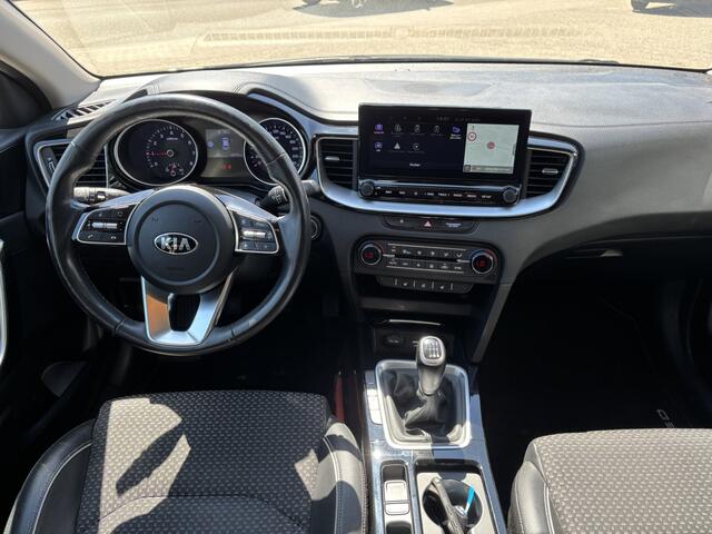 KIA CEE D Ceed Sportswagon 1.5 T-GDi DynamicPlusLine / Afneembare Trekhaak / NL Auto / Cruise Control / Airco / Navi / Apple Carplay/Android Auto