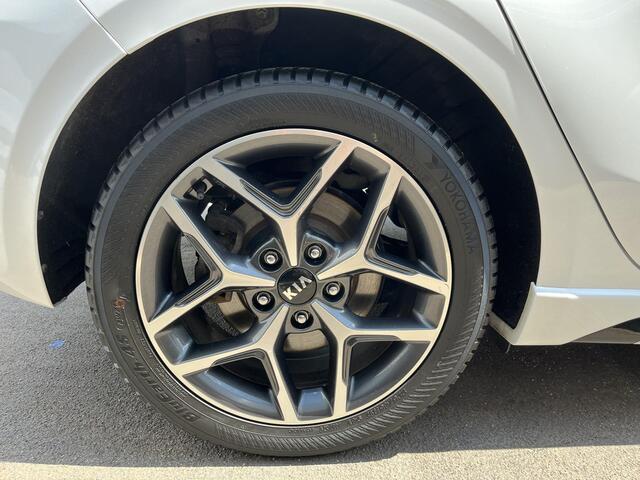 KIA CEE D Ceed 1.0 T-GDi GT-Line Schuif/kanteldak, Navigatie, 18" LMV, Stoel- & Stuurwielverwarming, Nieuw geleverd en dealeronderhouden