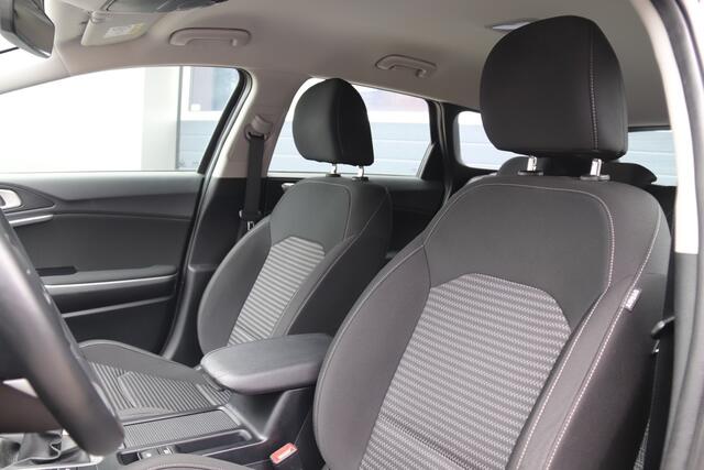 KIA CEE D Ceed Sportswagon 1.5 T-GDi DynamicLine Slechts 28dkm!!