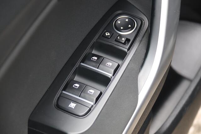 KIA CEE D Ceed Sportswagon 1.5 T-GDi DynamicLine Slechts 28dkm!!