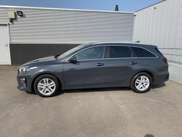 KIA CEE D Ceed Sportswagon 1.0 T-GDi DynamicPlusLine Automaat, Navigatie, Achteruitrijcamera, Stoel- & Stuurwiel verwarmd, Smart Key, Privacy glass, Climate control, 1e eign. NL-auto, Dealeronderhouden, BTW-auto