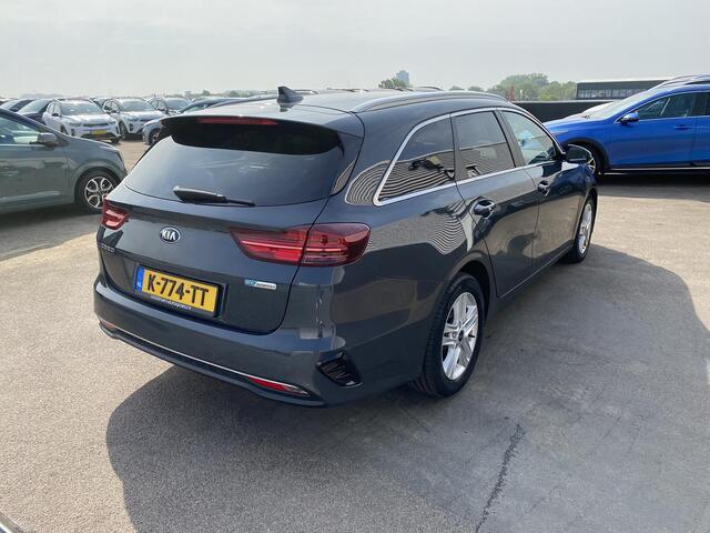 KIA CEE D Ceed Sportswagon 1.0 T-GDi DynamicPlusLine Automaat, Navigatie, Achteruitrijcamera, Stoel- & Stuurwiel verwarmd, Smart Key, Privacy glass, Climate control, 1e eign. NL-auto, Dealeronderhouden, BTW-auto