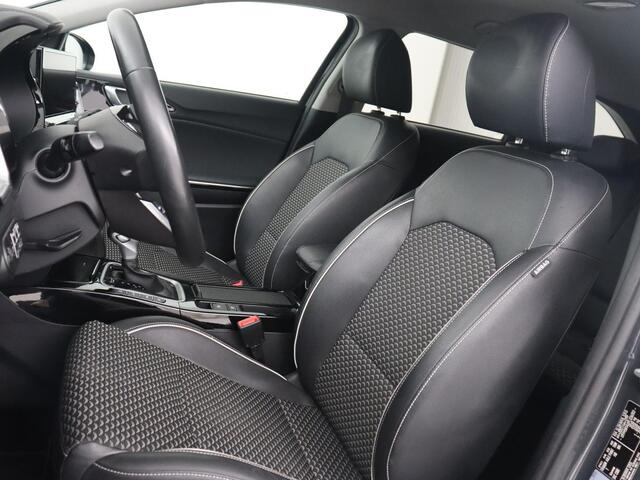 KIA CEE D Ceed Sportswagon 1.6 GDI PHEV ExecutiveLine | Automaat | Camera | Cruise control | Climate control | LMV 17 inch | LED | Stuurverwarming | Stoelverwarming | Lane assist | Navigatie
