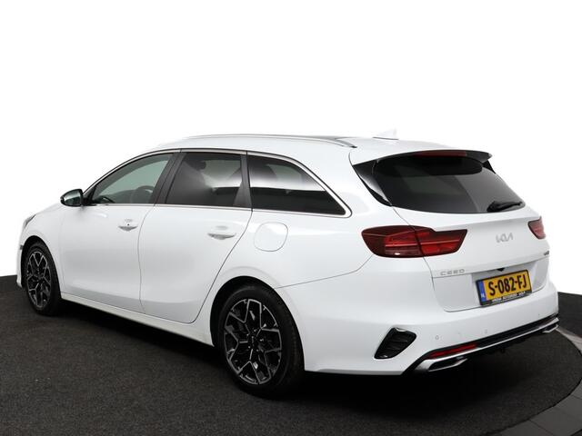 KIA CEE D Ceed Sportswagon 1.5 T-GDi GT-Line Automaat - Trekhaak - Navigatie - Schuif-/kanteldak - Stoel-/stuurverwarming - Climate Control - Cruise Control - Fabrieksgarantie tot 01-2030