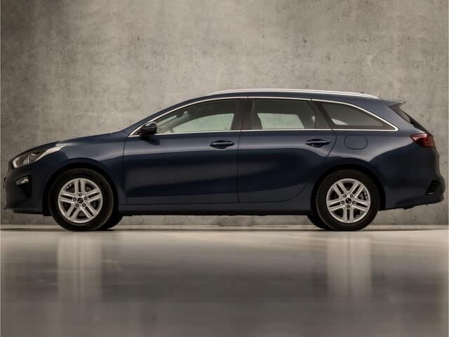 KIA CEE D Ceed Sportswagon 1.0 T-GDi DynamicLine (APPLE CARPLAY, GROOT NAVI, CAMERA, XENON, SPORTSTOELEN, PARKEERSENSOREN, LM VELGEN, CRUISE, LANE ASSIST, NIEUWSTAAT)