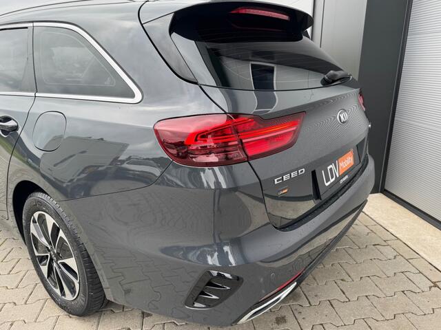 KIA CEE D PLUG-IN HYBRID VISION / Automaat / LED / Apple Carplay / Afneembare trekhaak.