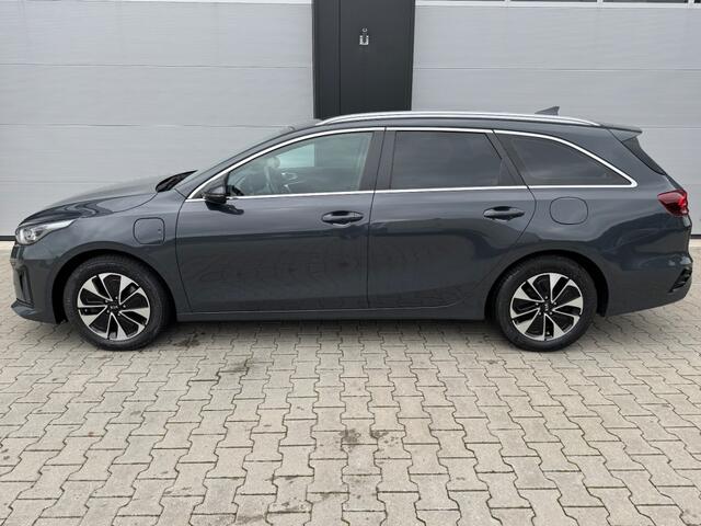 KIA CEE D PLUG-IN HYBRID VISION / Automaat / LED / Apple Carplay / Afneembare trekhaak.