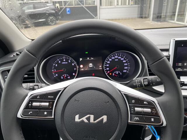 KIA CEE D Ceed SW 1.5 T-GDi MHEV DCT7 DynamicLine | Navigatie | Parkeercamera | Climate Control | Cruise Control Adaptief |