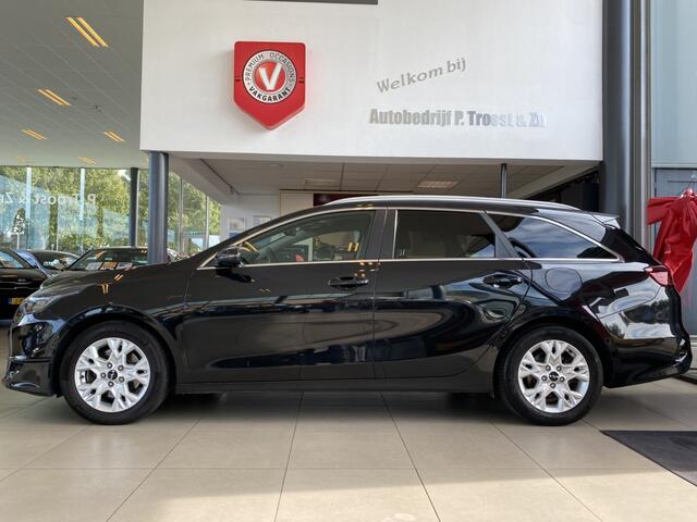 KIA CEE D Ceed Sportswagon 1.0 T-GDi MHEV DynamicPlusLine,NL Auto,1e Eigenaar 100% Onderhouden,Automaat,Navigatie,Achteruitrijcamera,Spraakbediening,Trekhaak,Keyless,Climate&Cruisecontrol Adaptief,Telefoonlader,Stoel&Stuurverwarming,16 Inch Lmv