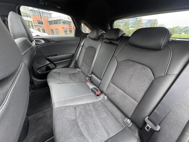 KIA CEE D Ceed 1.5 T-GDi GT-PlusLine | Eerste Eigenaar | Schuif/Kanteldak | Elektrische Stoelen | Stoel/Stuurverwarming | JBL | Enz...