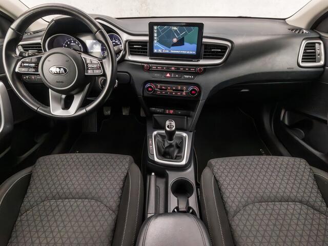 KIA CEE D Ceed 1.0 T-GDi DynamicLine (APPLE CARPLAY, GROOT NAVI, CLIMATE, CAMERA, SPORTSTOELEN, LANE ASSIST, CRUISE, TREKHAAK, NIEUWSTAAT)
