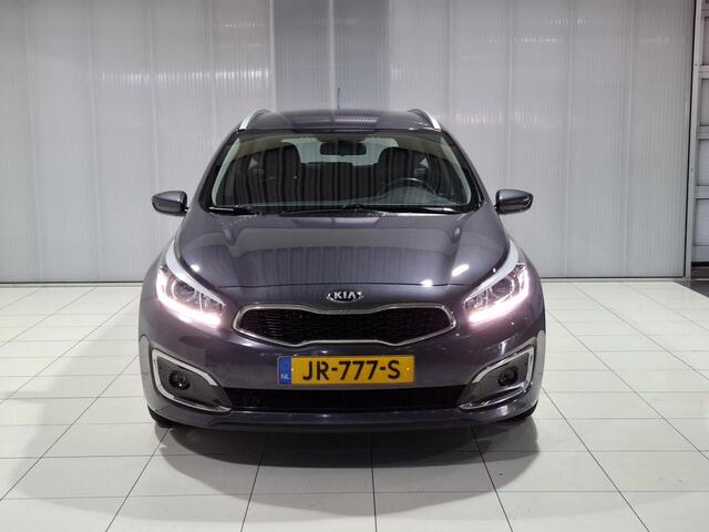KIA CEE D cee'd Sportswagon 1.6 GDI First Edition Trekhaak, Navigatie, Camera.