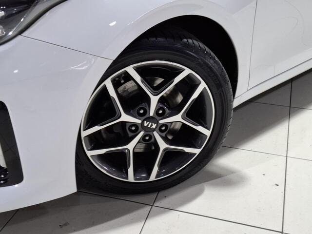 KIA CEE D Ceed Sportswagon 1.0 T-GDi GT-Line Stoel en stuur verwarming, schuif / kantel dak, Navigatie, Camera.