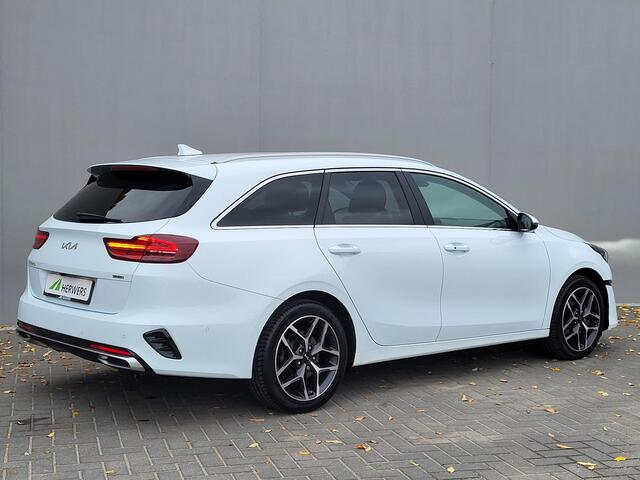 KIA CEE D Ceed Sportswagon 1.6 GDI PHEV ExecutiveLine Automaat / Fabrieksgarantie tot 03/2029/ Dealer onderhouden / Afn. trekhaak 1.300 kg / Lederen bekleding / Navigatie / Camera / Achterbank-, voorstoel- en stuurwielverwarming / geventileerde voorstoelen / Apple