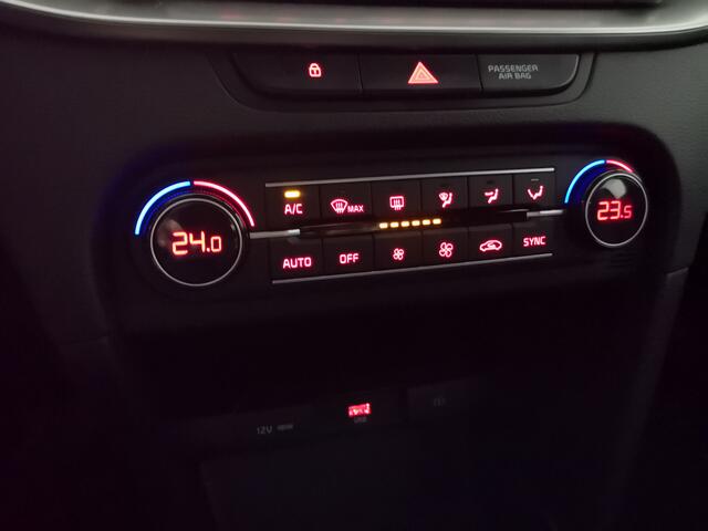 KIA CEE D Ceed Sportswagon 1.0 T-GDi DynamicLine ECC/CAMERA/APPLE/CRUISE/120PK