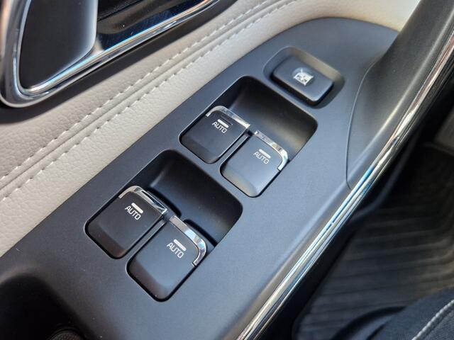 KIA CEE D 1.6 GDI DynamicLine Navigatie / Trekhaak / Camera / / Clima