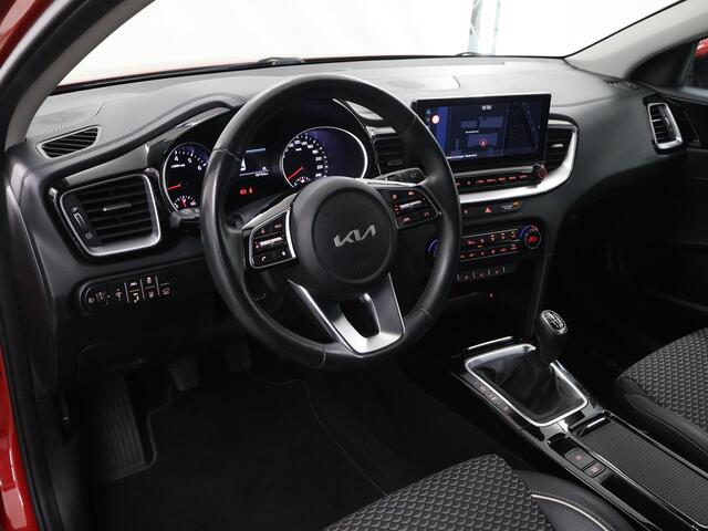 KIA CEE D Ceed Sportswagon 1.5 T-GDi DynamicPlusLine | Navigatie | Stoel/Stuurwielverwarming | Dodehoek Detectie | Keyless Go | Elektrische Achterklep | Climate Control |