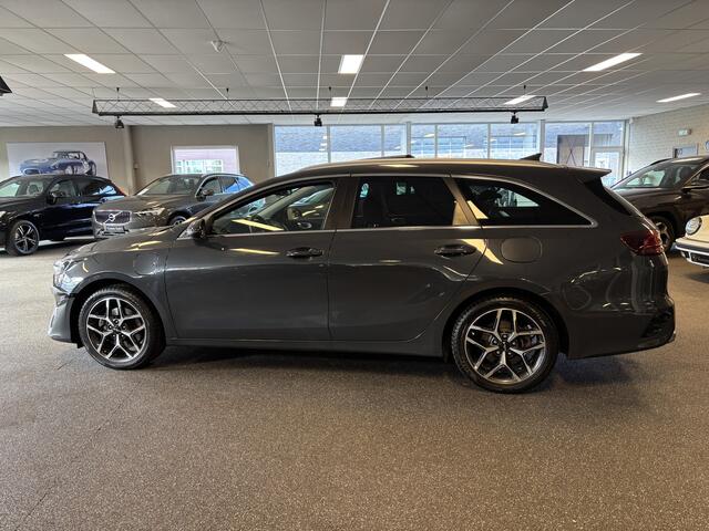 KIA CEE D Ceed Sportswagon 1.6 GDI PHEV Executive Line / Panoramadak / Leer / Stoelventilatie / Apple Carplay / Dab+ / JBL Sound / BLIS / Camera - Trekhaak -