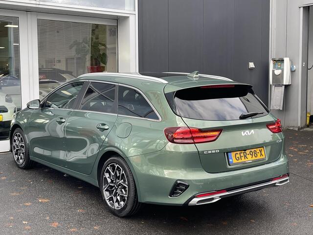 KIA CEE D Ceed Sportswagon 1.5 T-GDi GT-Line Elektrisch schuif-kanteldak | Dodehoeksensoren | Achteruitrijcamera | Cruise control adaptive | Climate control