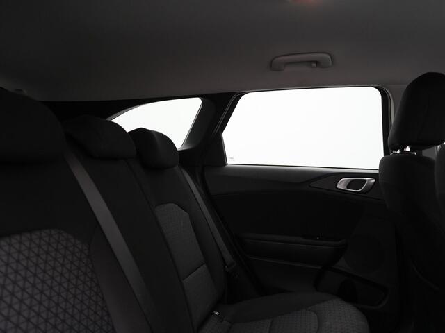 KIA CEE D Ceed Sportswagon 1.0 T-GDi ComfortLine 101pk Dealer O.H. | Camera | Apple Carplay | Stoelen & Stuur Verwarmd | Cruise Control | DAB |