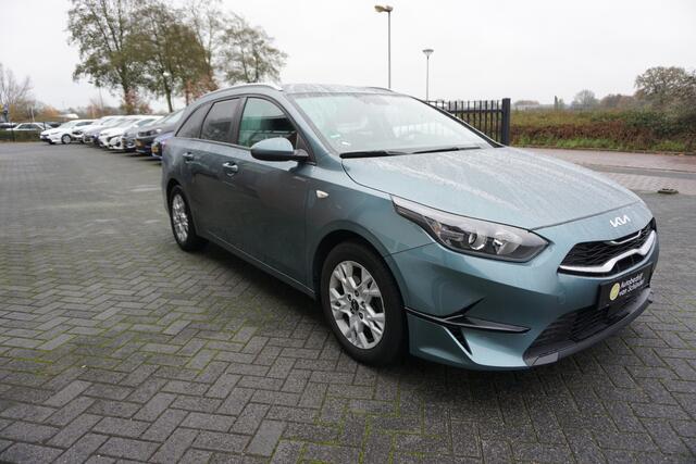 KIA CEE D Ceed Sportswagon 1.5 T-GDI 160PK DYNAMICLINE OKT 2023 VOLLEDIG DEALER ONDERHOUDEN! CAMERA STOEL+STUURVERWARMING ANDROID/APPLECARPLAY(NAVI) ECC AIRCO CRUISECONTROL BLUETOOTH LMV 4X ELECTR.RAMEN/SPIEGELS